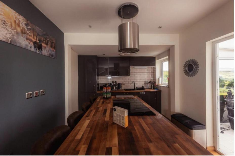 Luxury Cottage With Stunning Views Near Fairy Pools - School House 3 Carbost  Exteriér fotografie