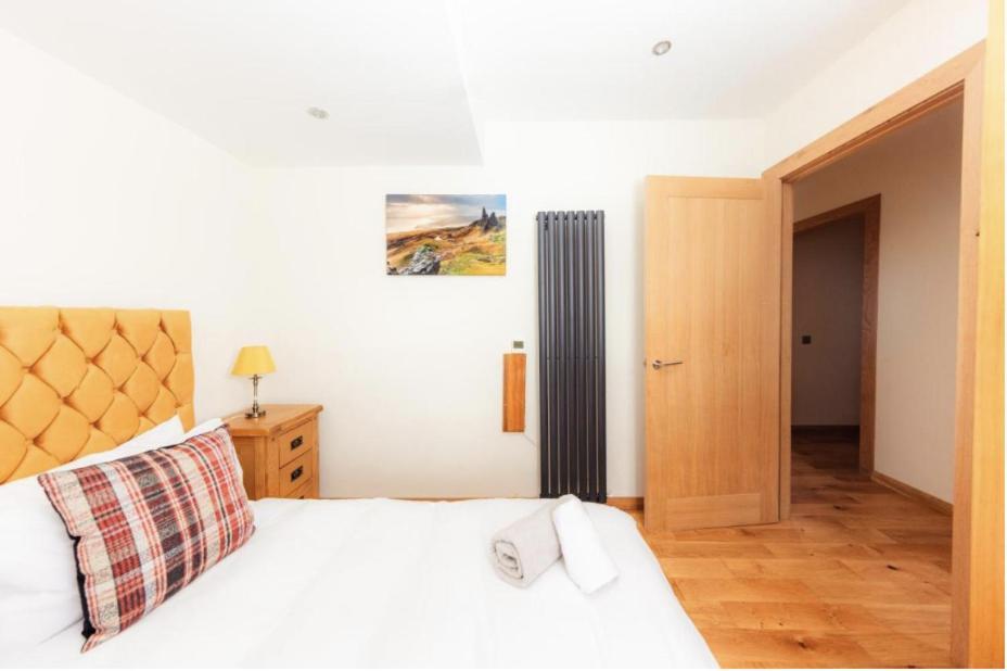 Luxury Cottage With Stunning Views Near Fairy Pools - School House 3 Carbost  Exteriér fotografie