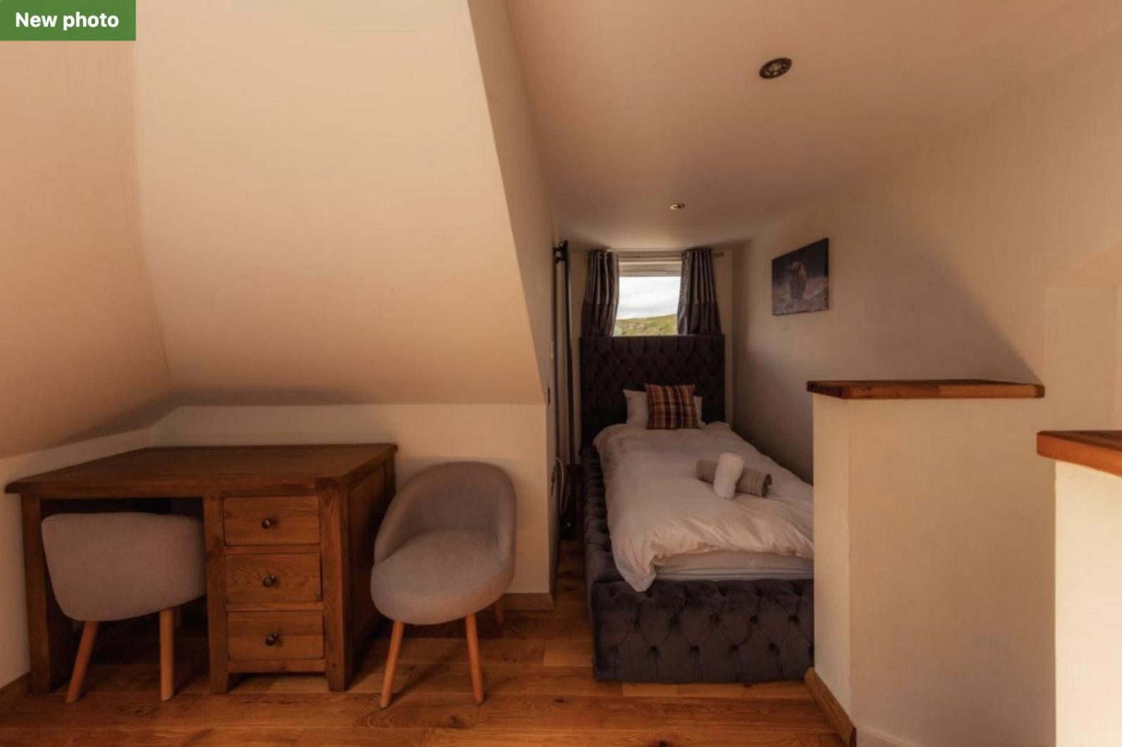 Luxury Cottage With Stunning Views Near Fairy Pools - School House 3 Carbost  Exteriér fotografie