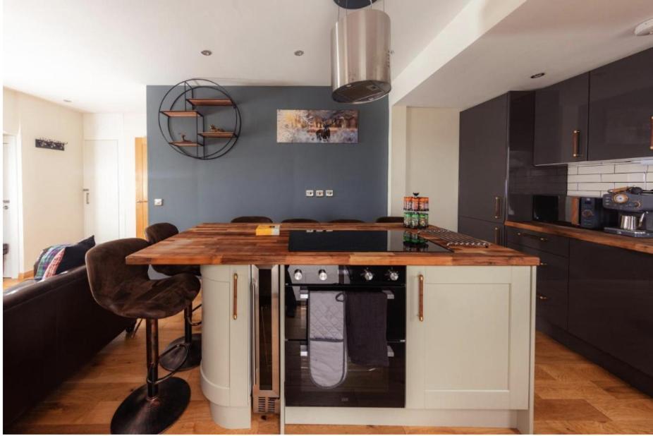 Luxury Cottage With Stunning Views Near Fairy Pools - School House 3 Carbost  Exteriér fotografie