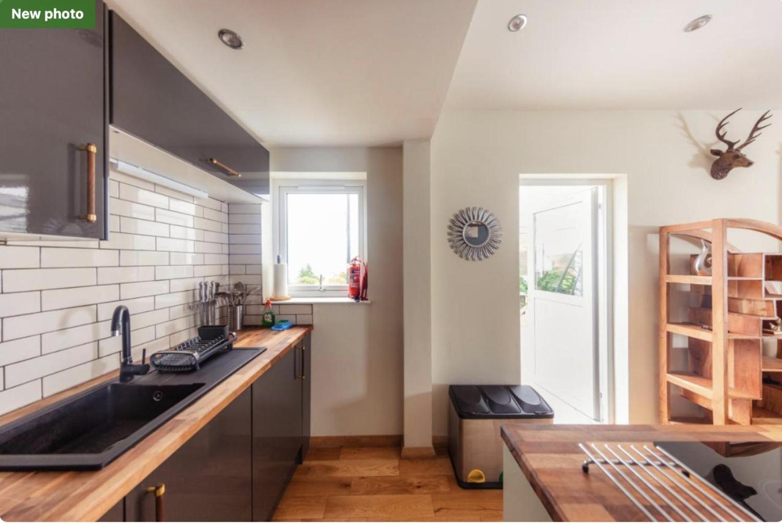 Luxury Cottage With Stunning Views Near Fairy Pools - School House 3 Carbost  Exteriér fotografie