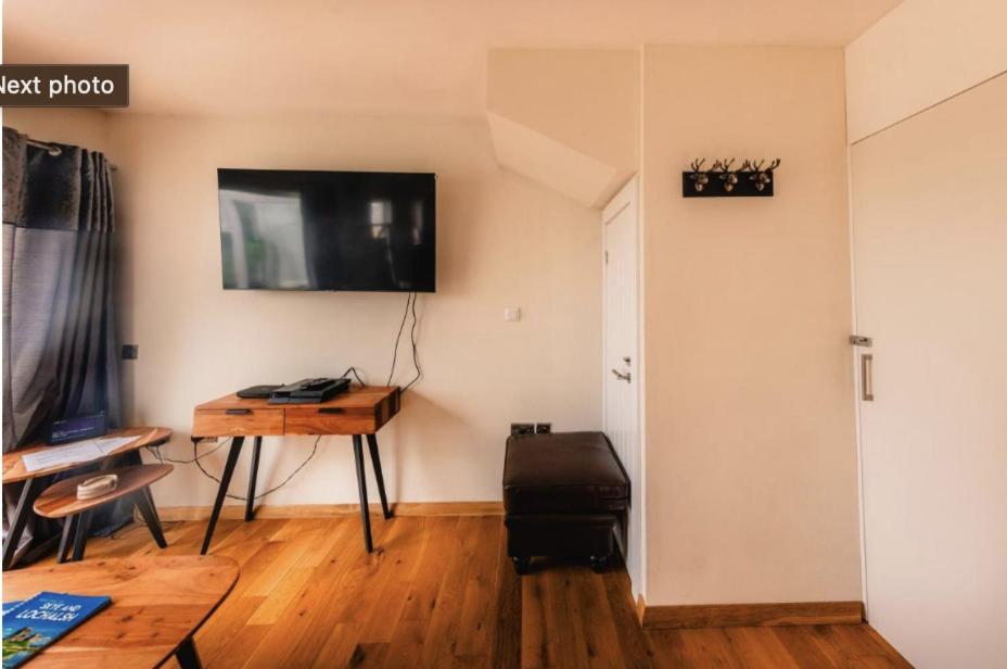Luxury Cottage With Stunning Views Near Fairy Pools - School House 3 Carbost  Exteriér fotografie