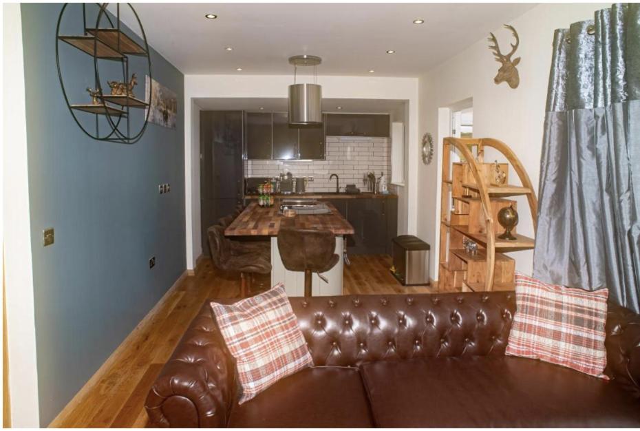 Luxury Cottage With Stunning Views Near Fairy Pools - School House 3 Carbost  Exteriér fotografie