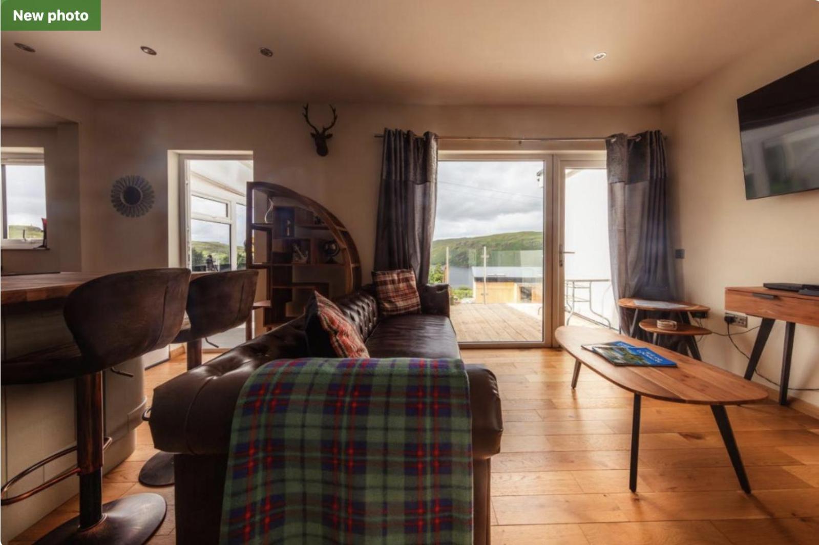 Luxury Cottage With Stunning Views Near Fairy Pools - School House 3 Carbost  Exteriér fotografie